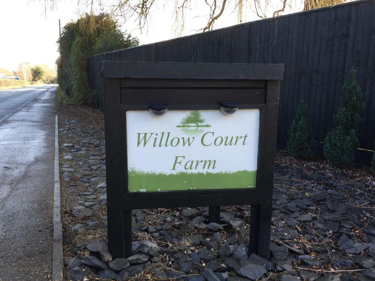 Willow Court Farm Studio West & Petting Farm, 8 Mins To Legoland & Windsor, 15 Mins To Lapland Uk Villa Eksteriør bilde